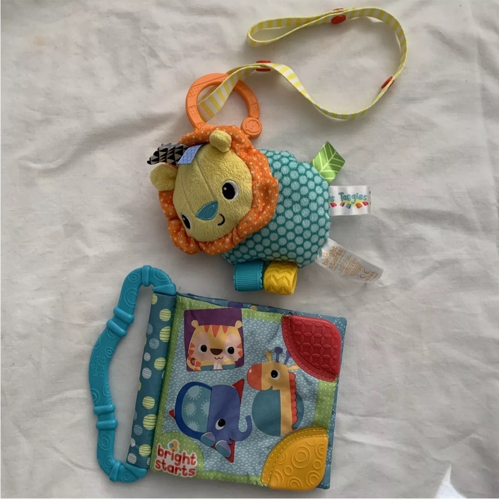 Bright Starts Taggies Crinkly Rattle Plush Lion & Book Stroller Crib Carseat Toy